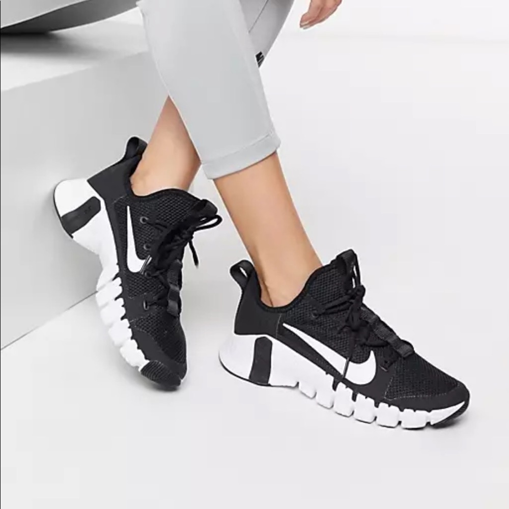 Black Nike Metcon 3 Trainers